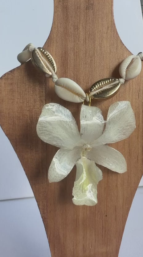 Real White Dendrobium Orchid Shell Necklace